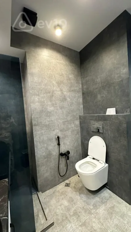Kirayə verilir 2 otaqlı yeni tikili 80 m²