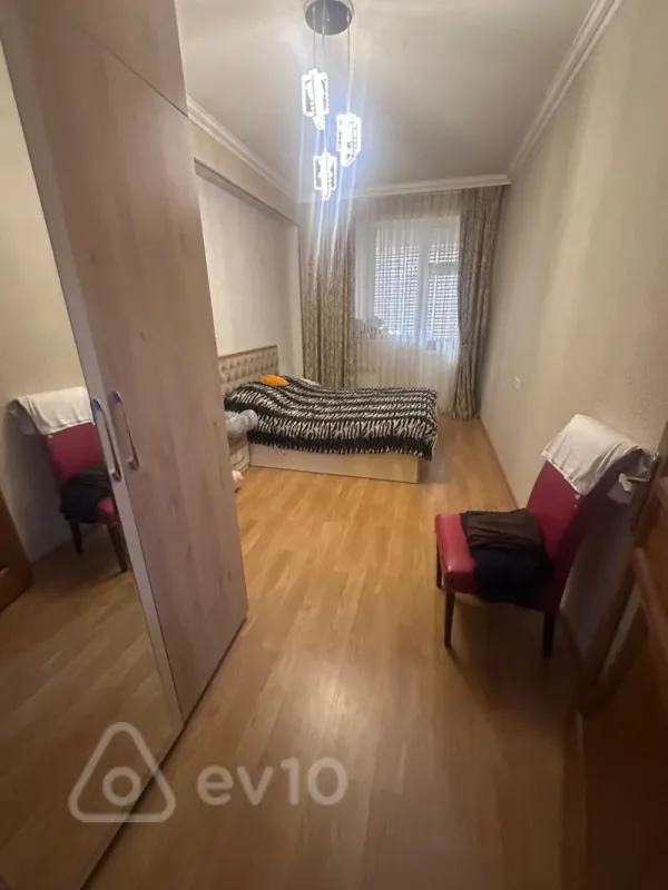 Kirayə verilir 2 otaqlı yeni tikili 65 m²