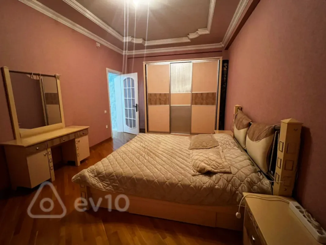 Kirayə verilir 3 otaqlı yeni tikili 123 m²