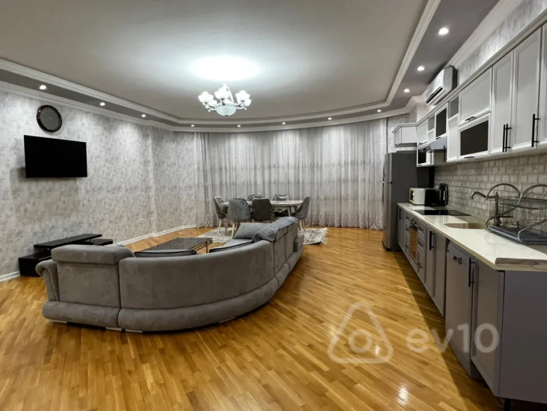 Kirayə verilir 3 otaqlı yeni tikili 123 m²