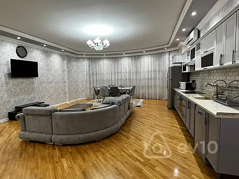 Kirayə verilir 3 otaqlı yeni tikili 123 m²