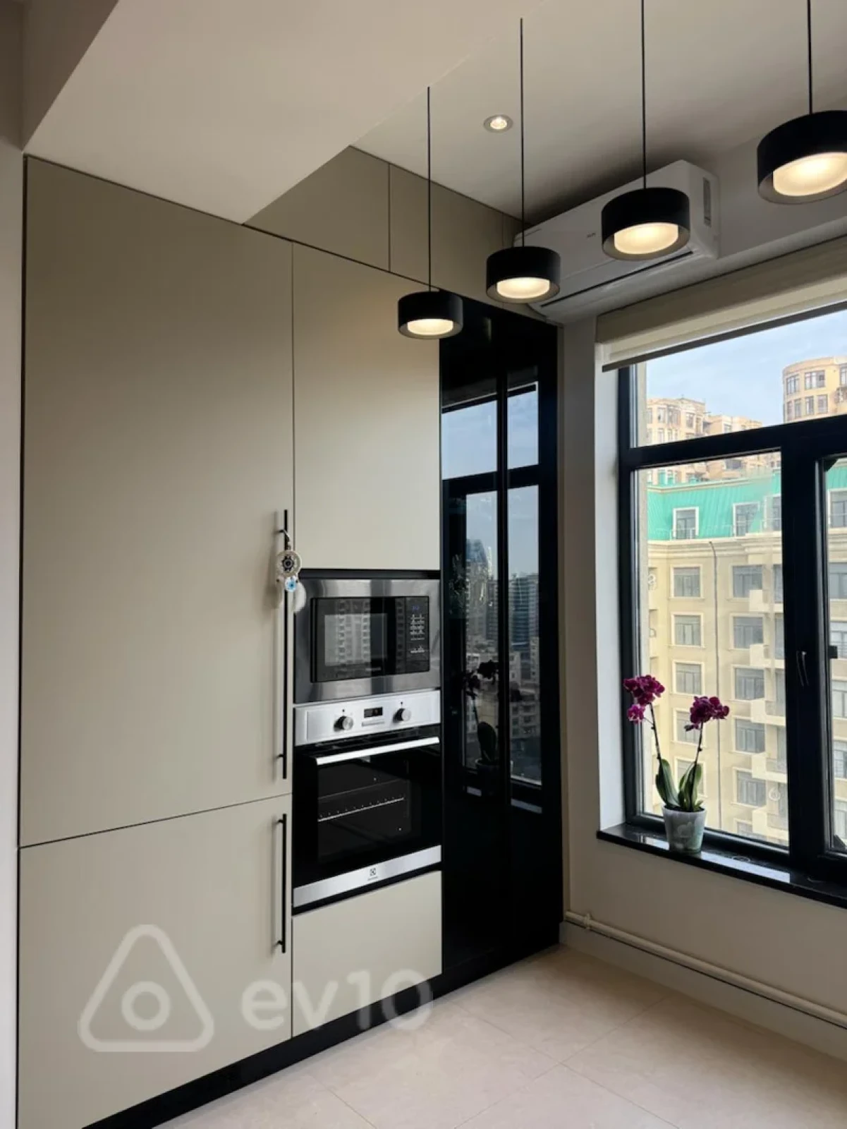 Kirayə verilir 2 otaqlı yeni tikili 82 m²