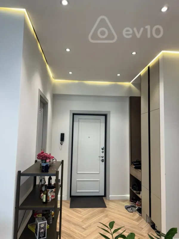 Kirayə verilir 2 otaqlı yeni tikili 82 m²