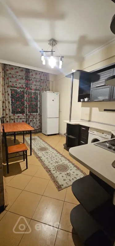 Kirayə verilir 2 otaqlı yeni tikili 87 m²