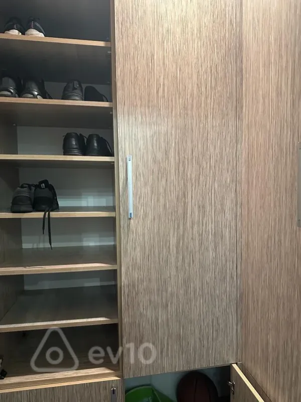 Kirayə verilir 3 otaqlı yeni tikili 135 m²