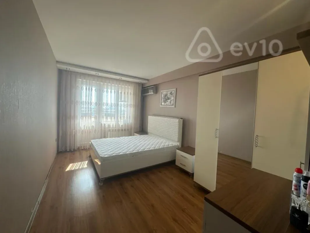 Kirayə verilir 3 otaqlı yeni tikili 135 m²