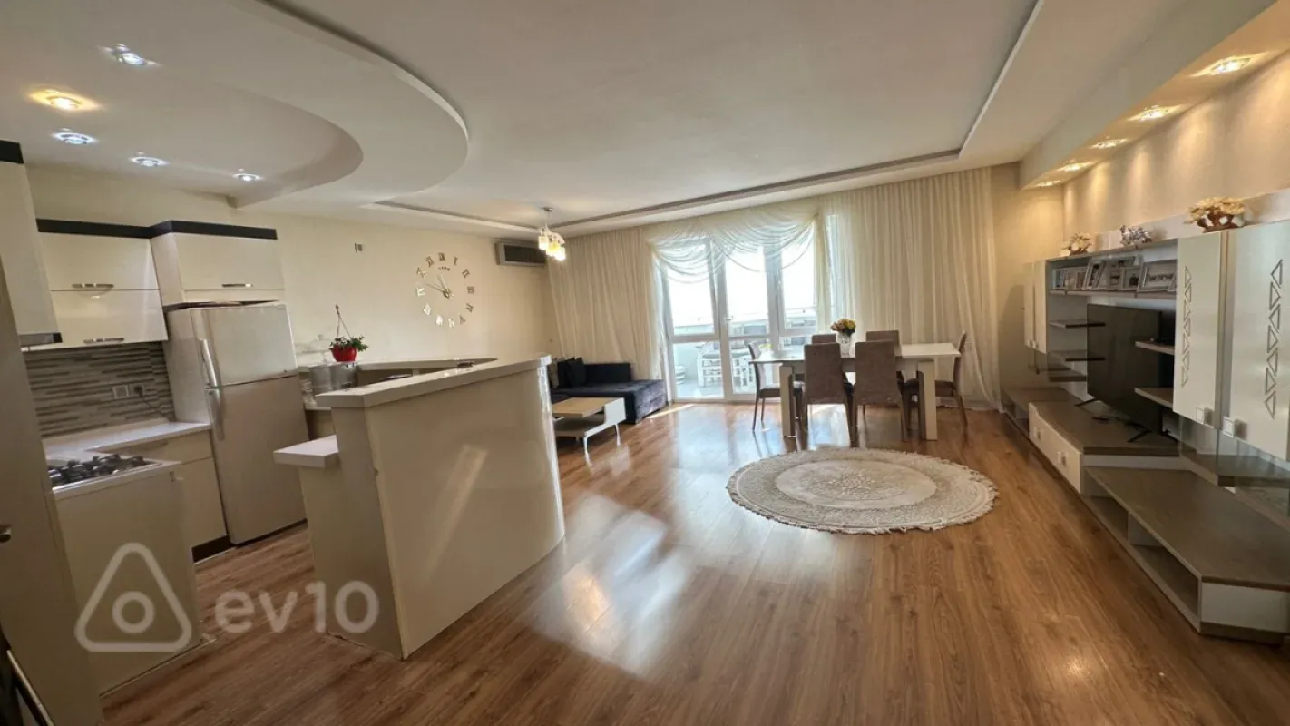 Kirayə verilir 3 otaqlı yeni tikili 135 m²