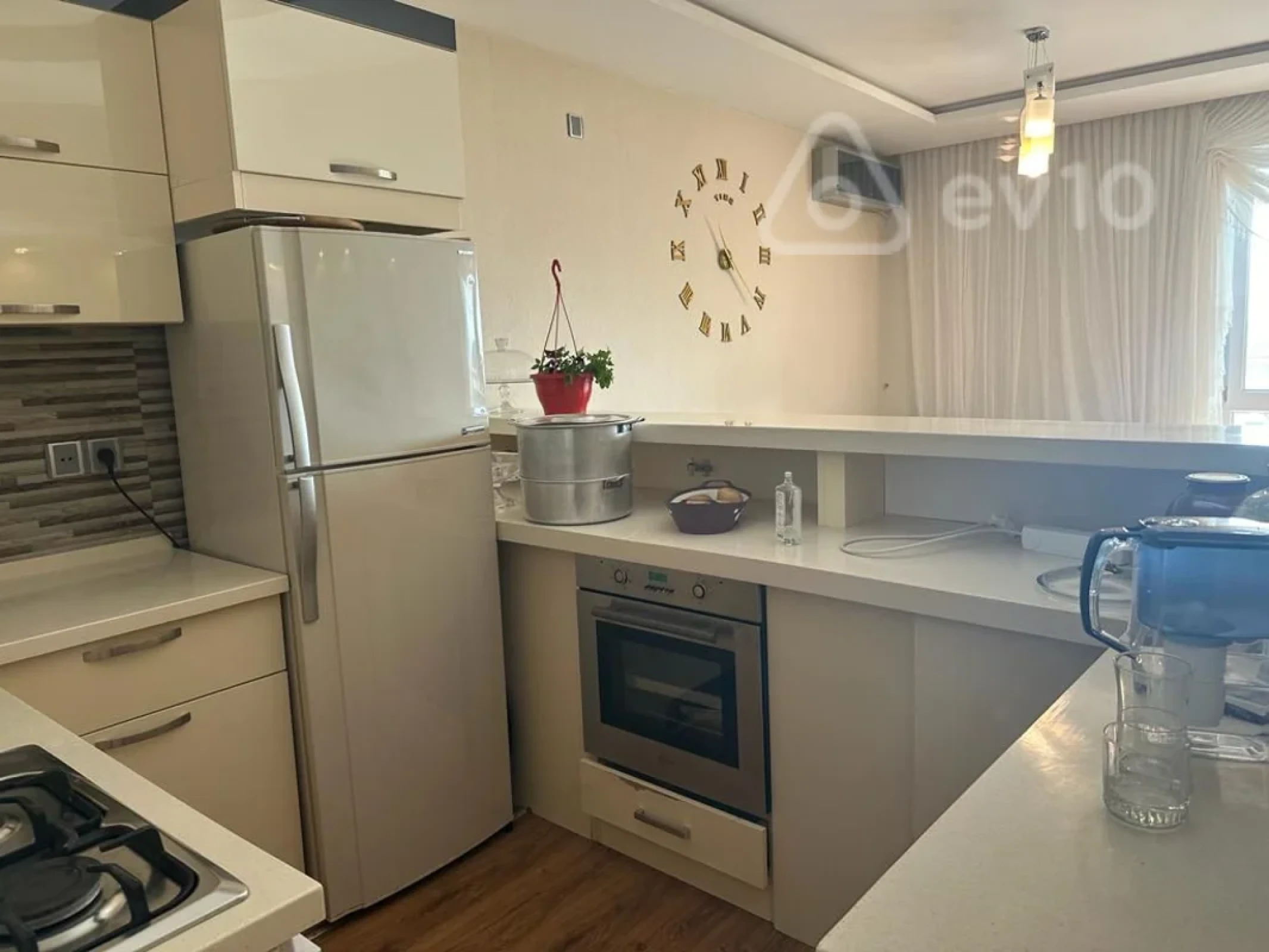 Kirayə verilir 3 otaqlı yeni tikili 135 m²