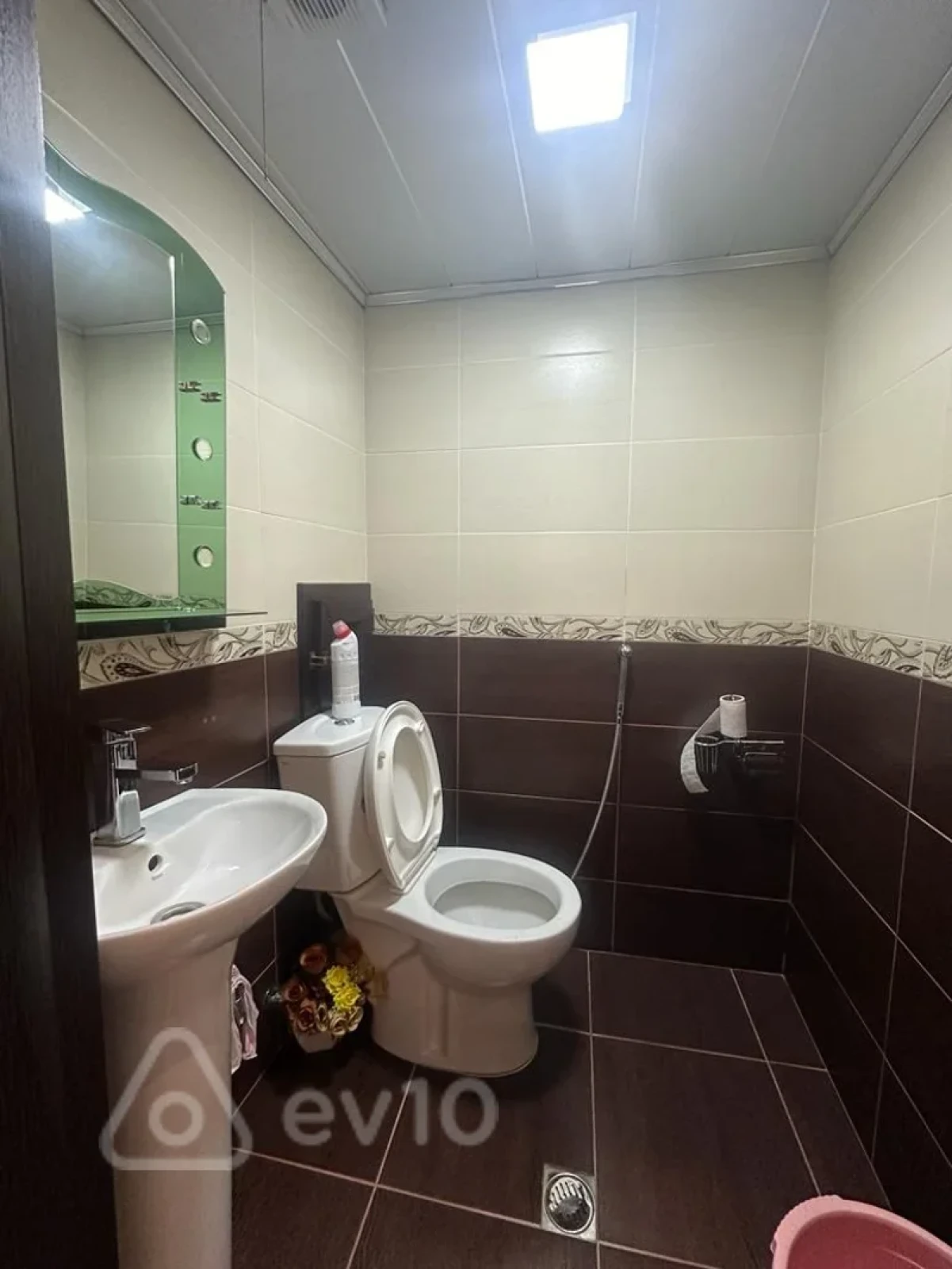 Kirayə verilir 3 otaqlı yeni tikili 135 m²