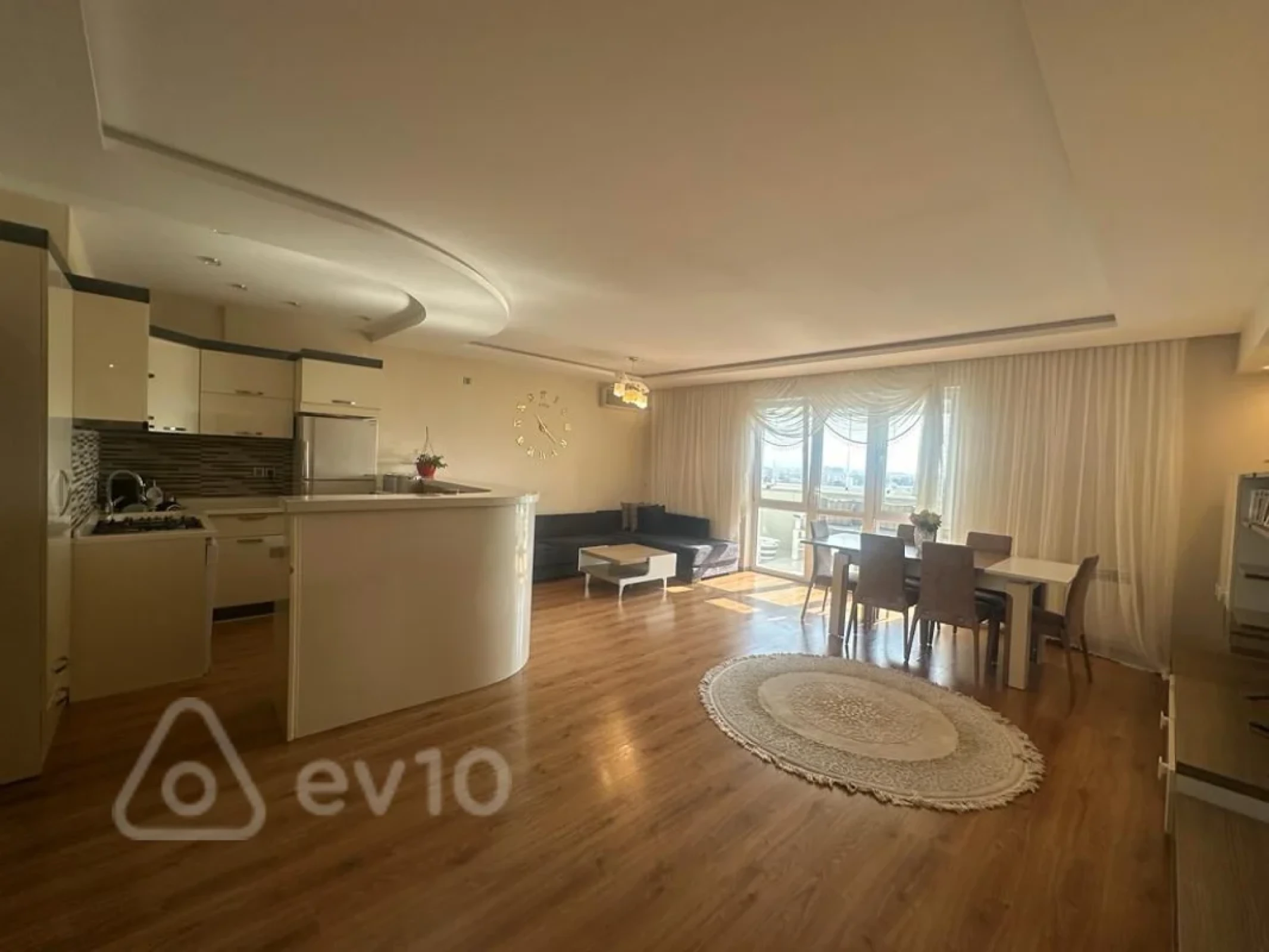 Kirayə verilir 3 otaqlı yeni tikili 135 m²