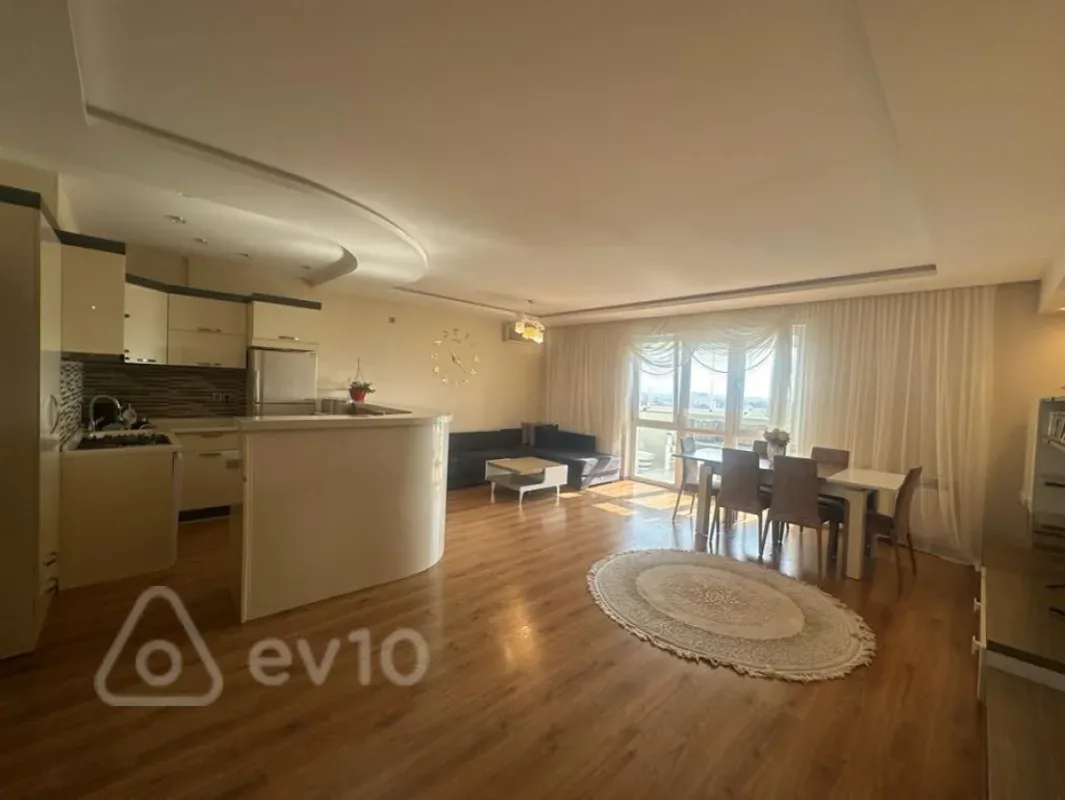 Kirayə verilir 3 otaqlı yeni tikili 135 m²