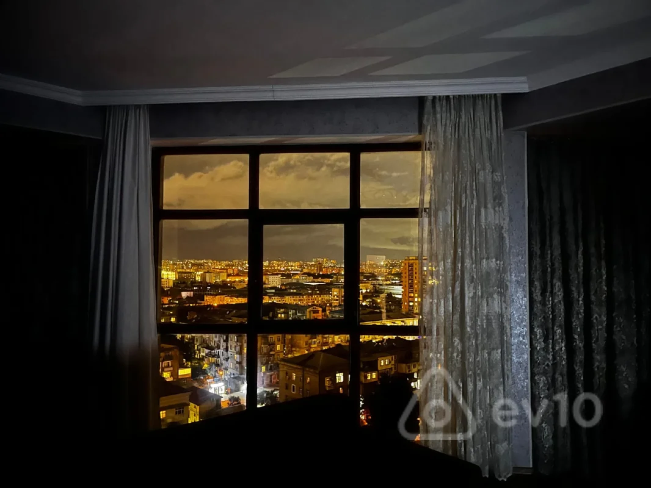 Kirayə verilir 2 otaqlı yeni tikili 85 m²