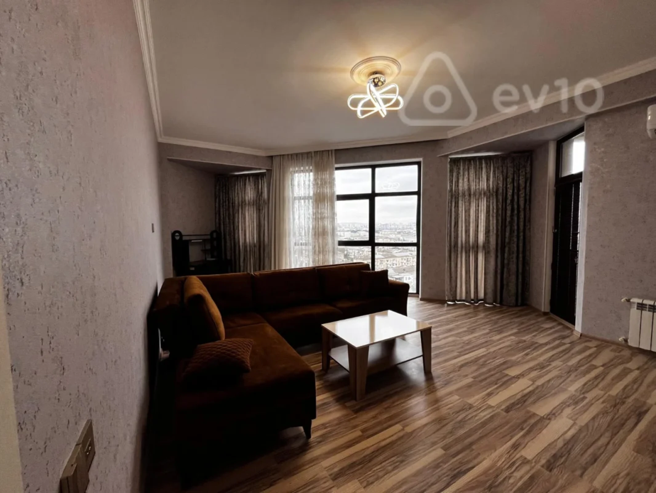 Kirayə verilir 2 otaqlı yeni tikili 85 m²
