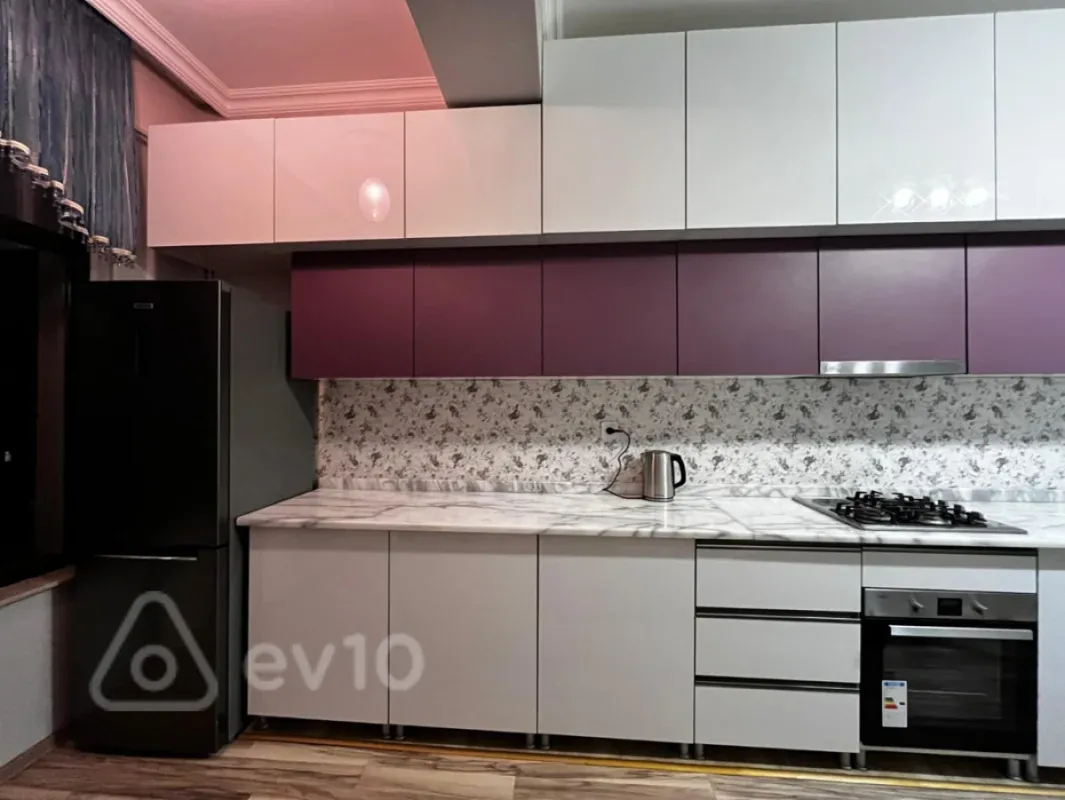 Kirayə verilir 2 otaqlı yeni tikili 85 m²