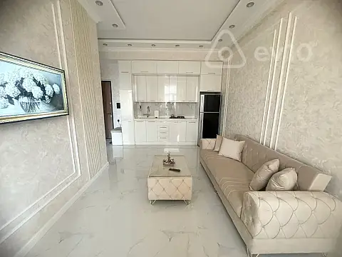 Kirayə verilir 2 otaqlı yeni tikili 65 m²