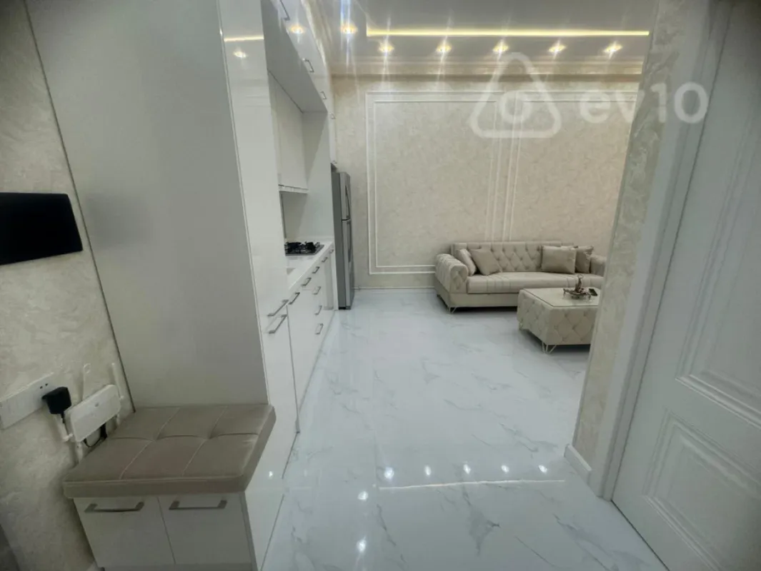 Kirayə verilir 2 otaqlı yeni tikili 65 m²