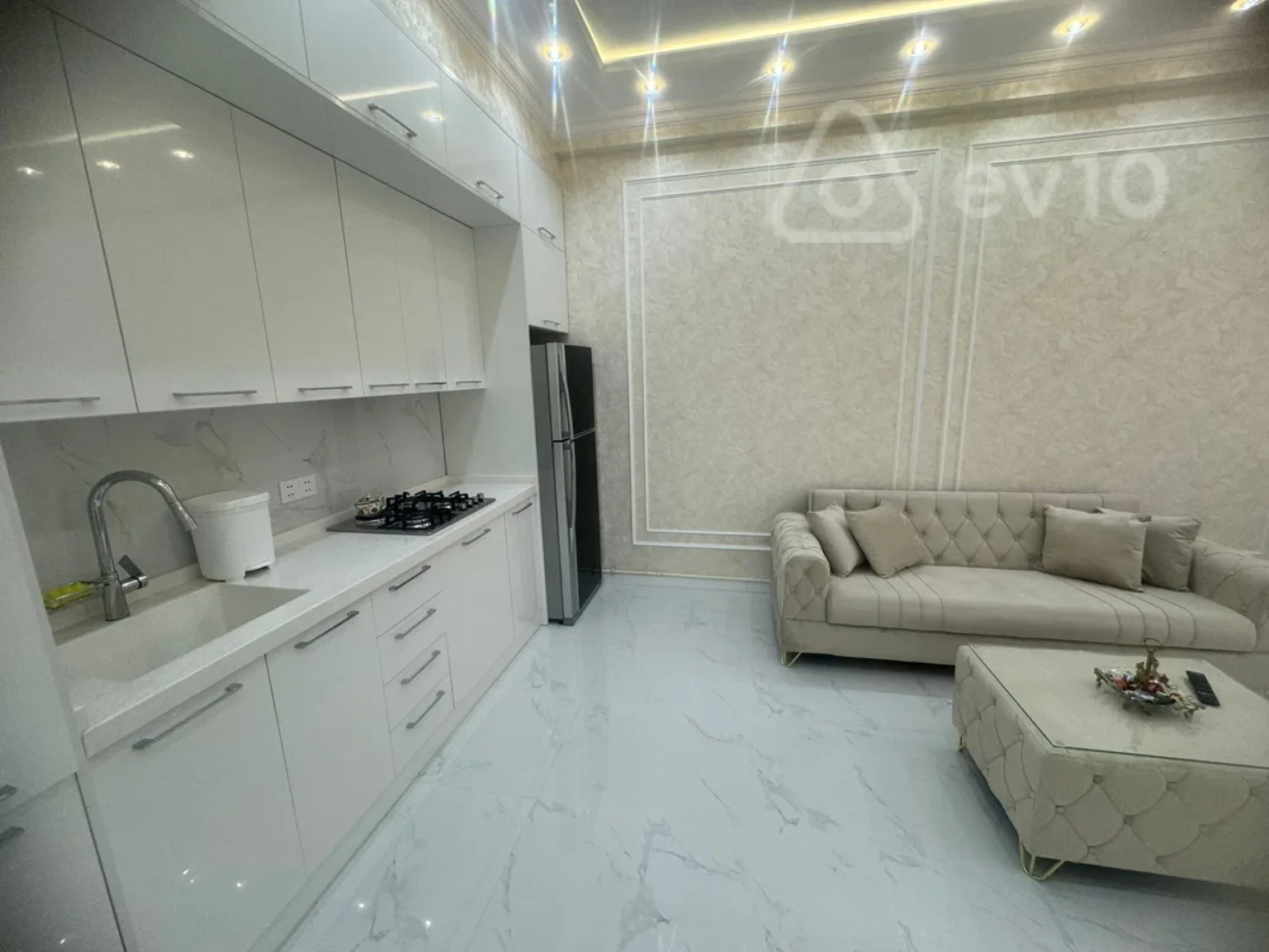 Kirayə verilir 2 otaqlı yeni tikili 65 m²