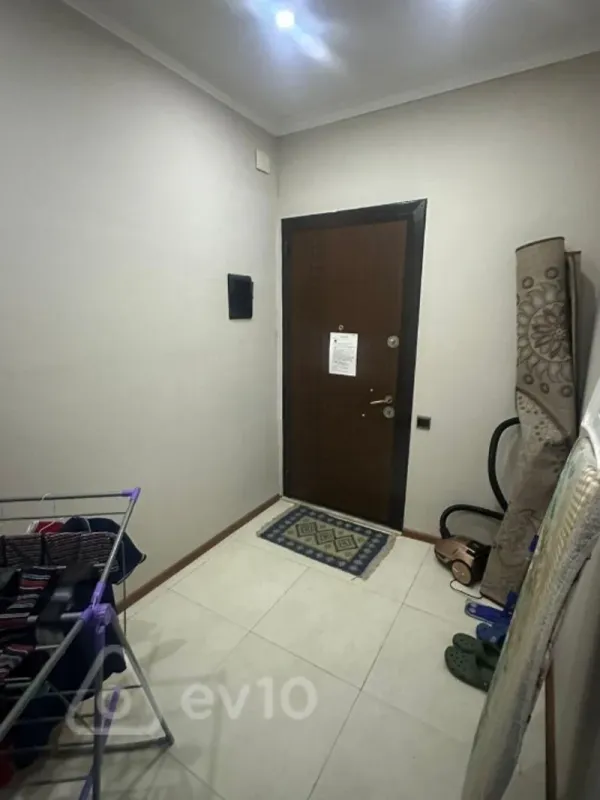 Kirayə verilir 2 otaqlı yeni tikili 78 m²