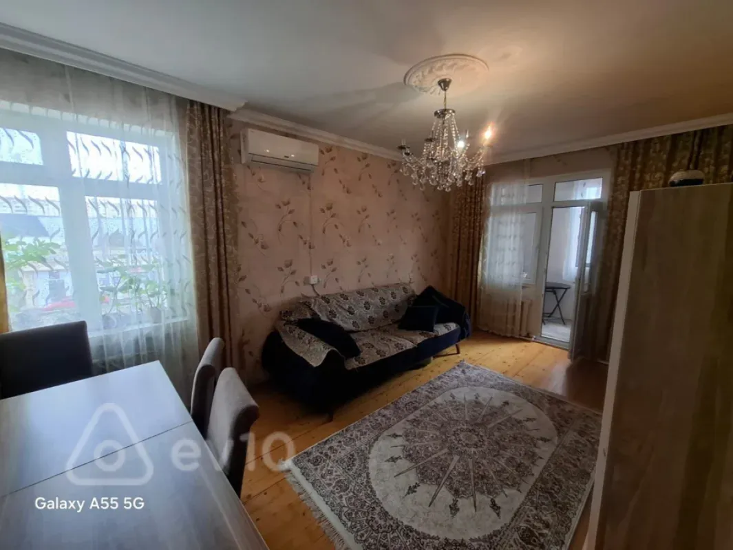 Satılır 2 otaqlı köhnə tikili 58 m²