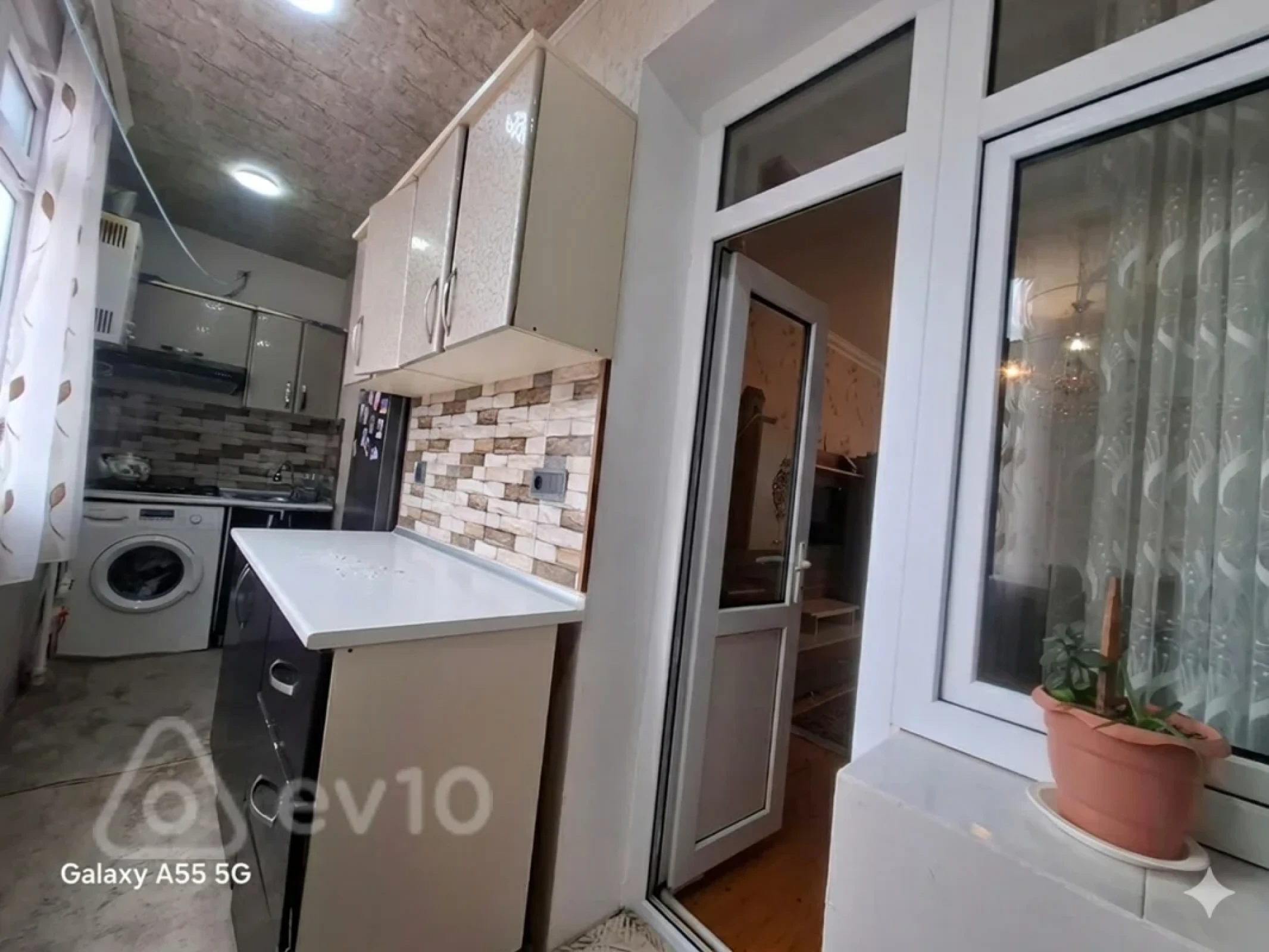 Satılır 2 otaqlı köhnə tikili 58 m²