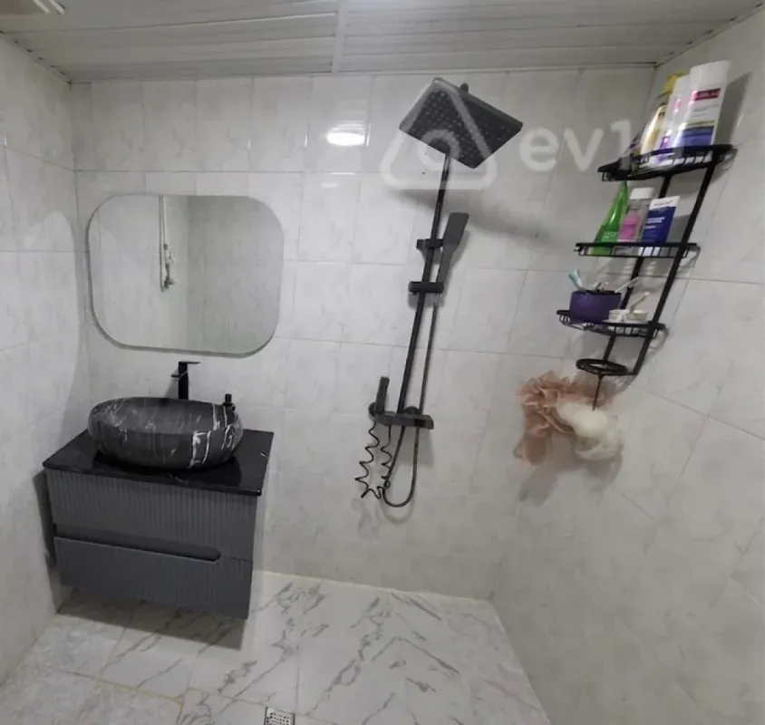 Satılır 2 otaqlı köhnə tikili 58 m²