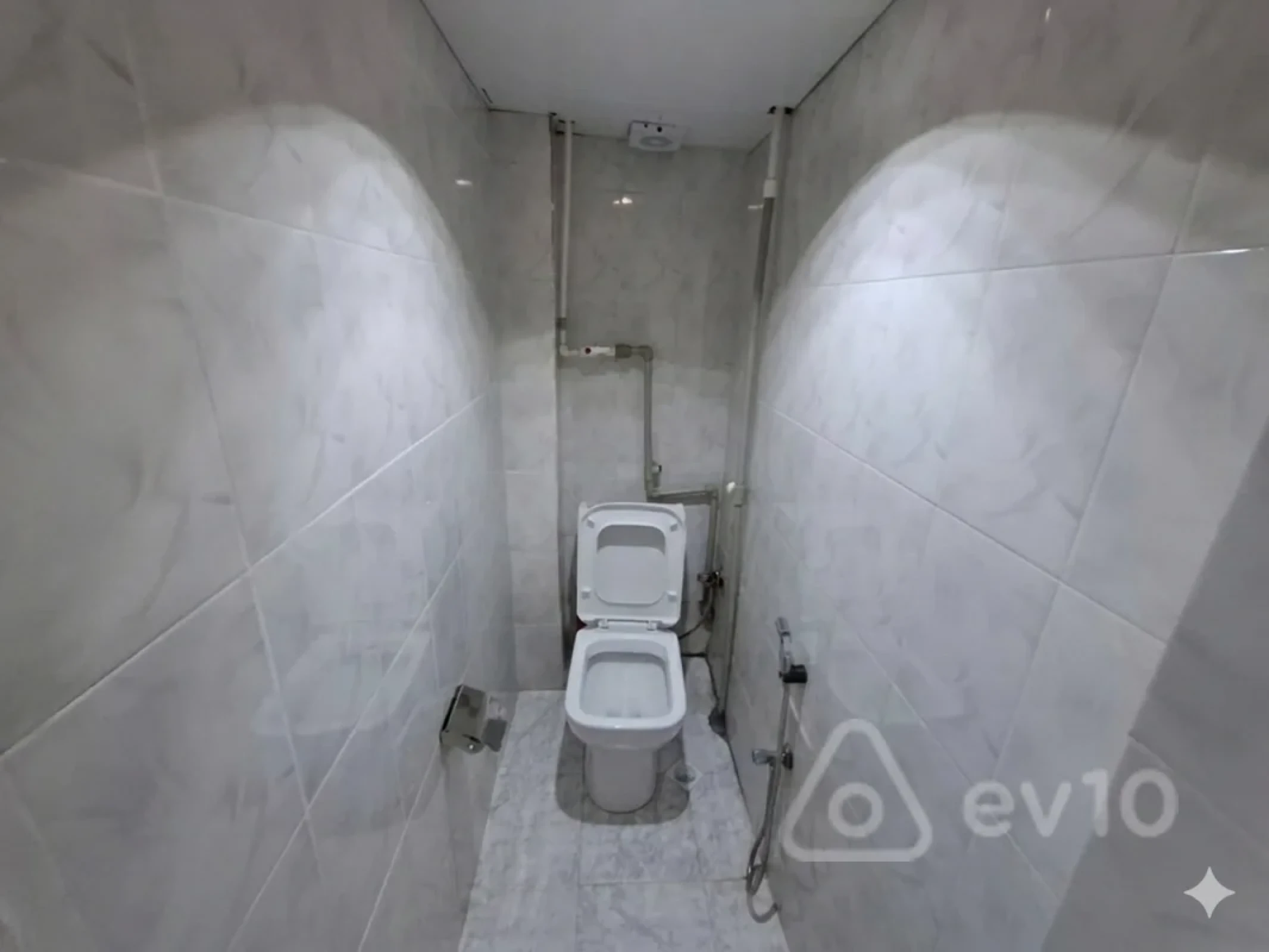 Satılır 2 otaqlı köhnə tikili 58 m²