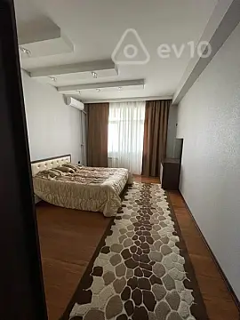 Kirayə verilir 3 otaqlı yeni tikili 150 m²