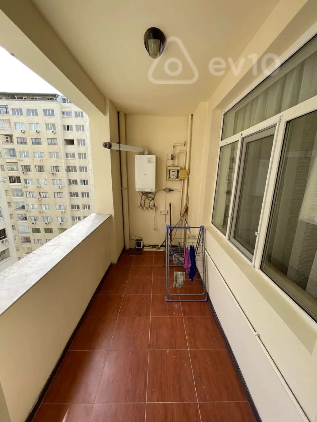 Kirayə verilir 3 otaqlı yeni tikili 150 m²