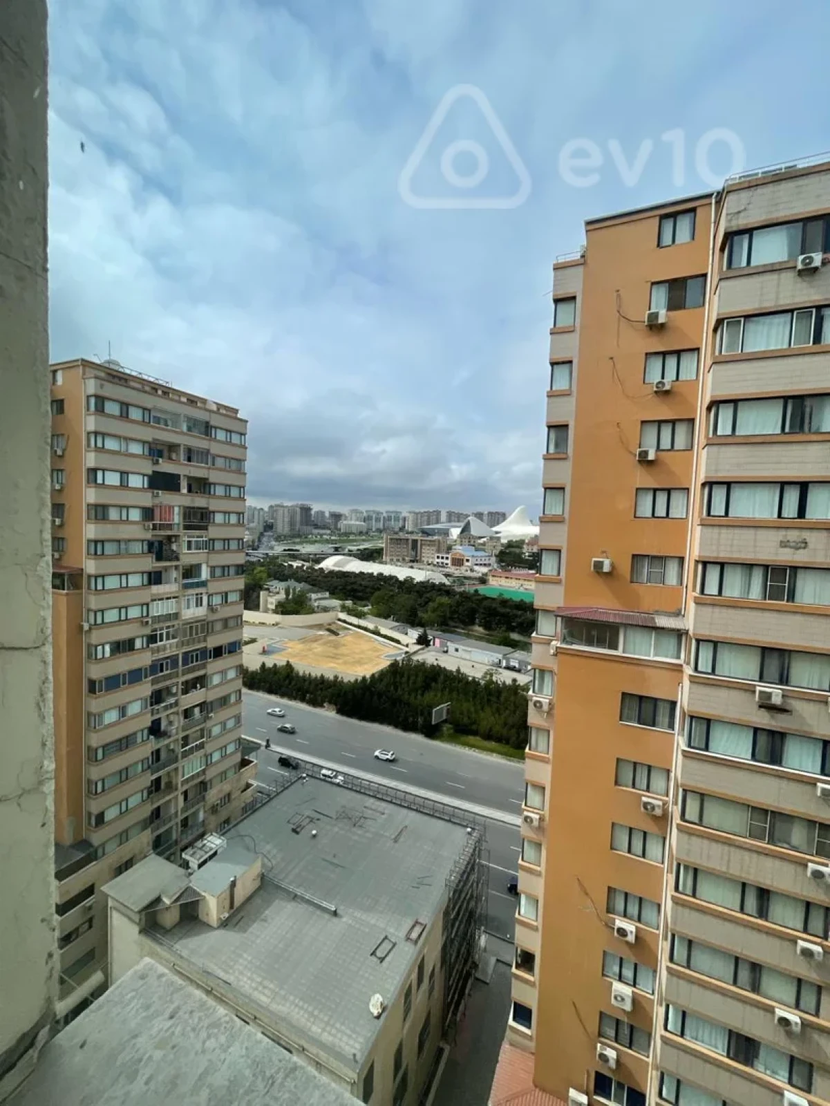 Kirayə verilir 3 otaqlı yeni tikili 150 m²