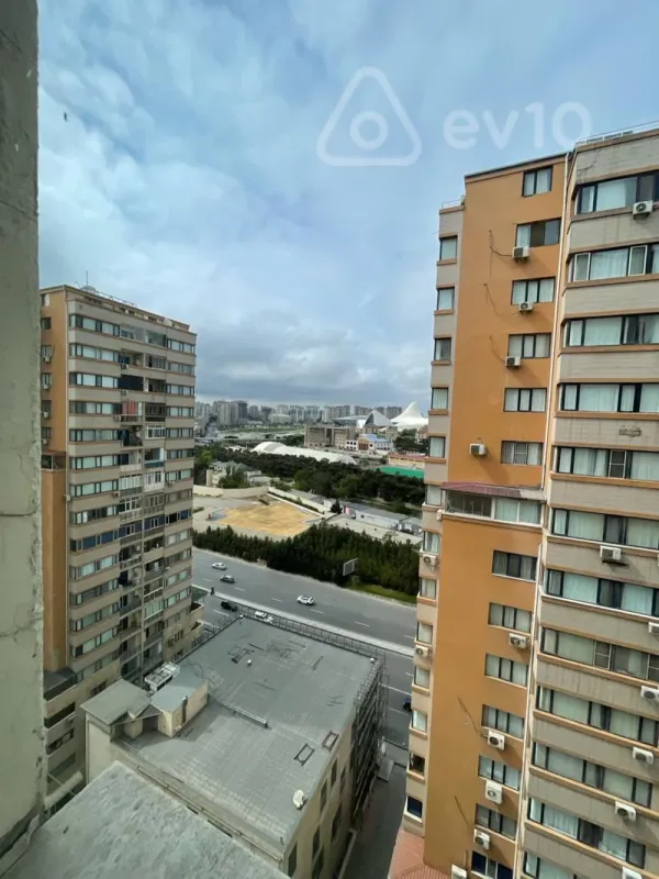 Kirayə verilir 3 otaqlı yeni tikili 150 m²