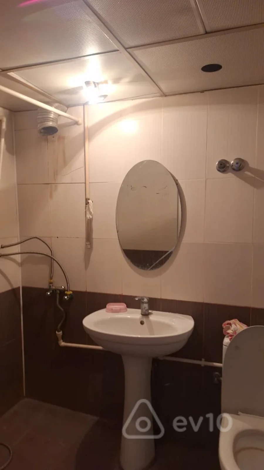 Kirayə verilir 2 otaqlı köhnə tikili 55 m²