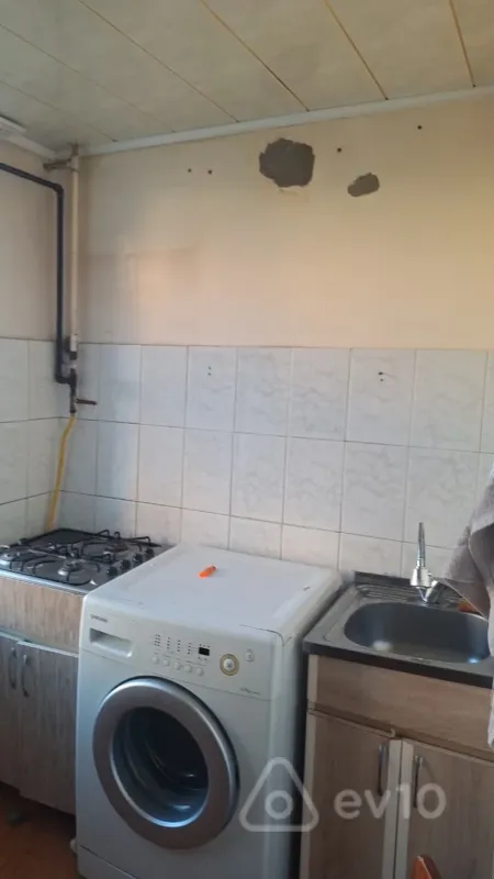 Kirayə verilir 2 otaqlı köhnə tikili 55 m²