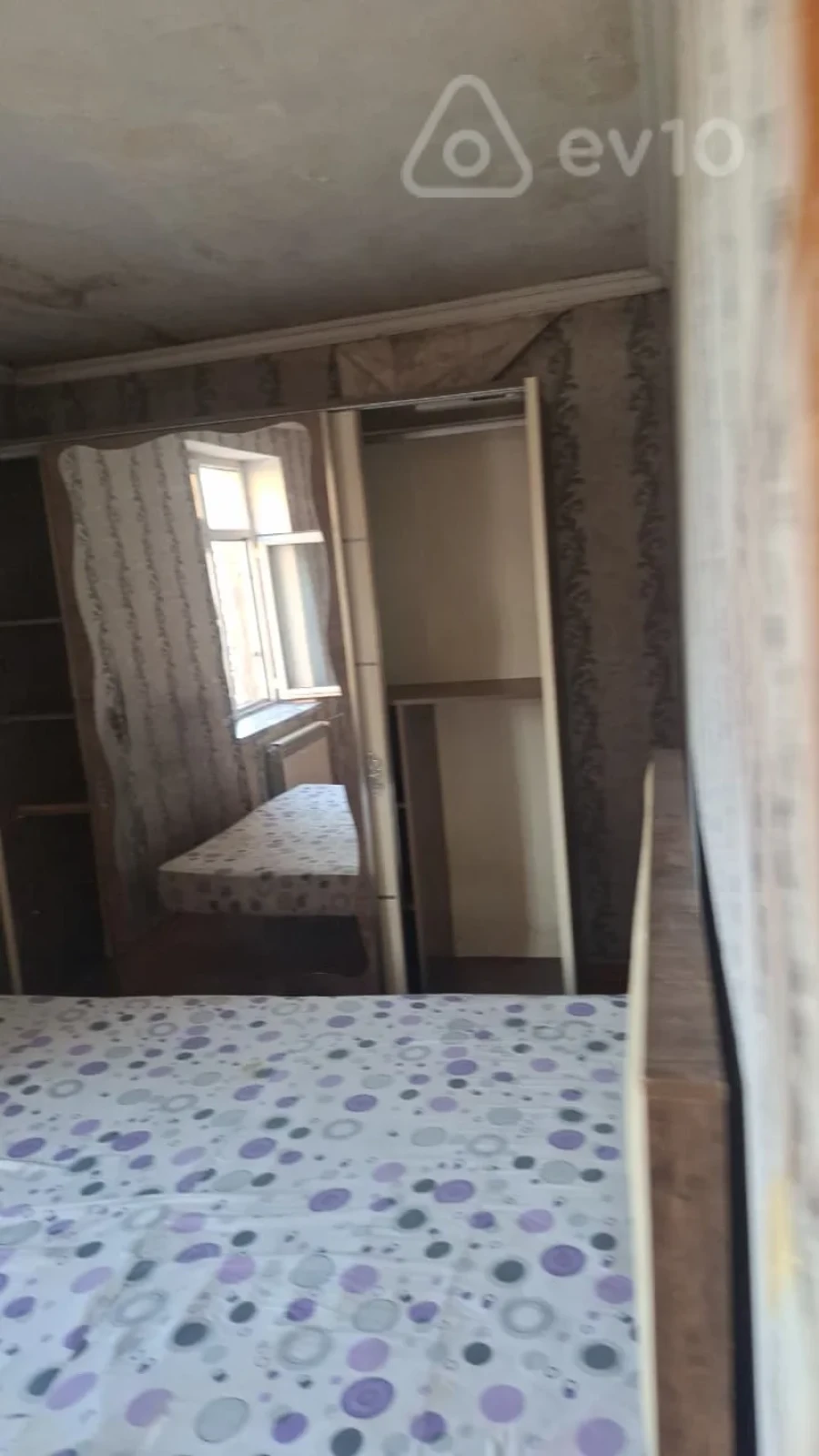 Kirayə verilir 2 otaqlı köhnə tikili 55 m²