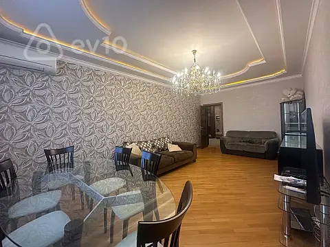 Kirayə verilir 3 otaqlı yeni tikili 130 m²