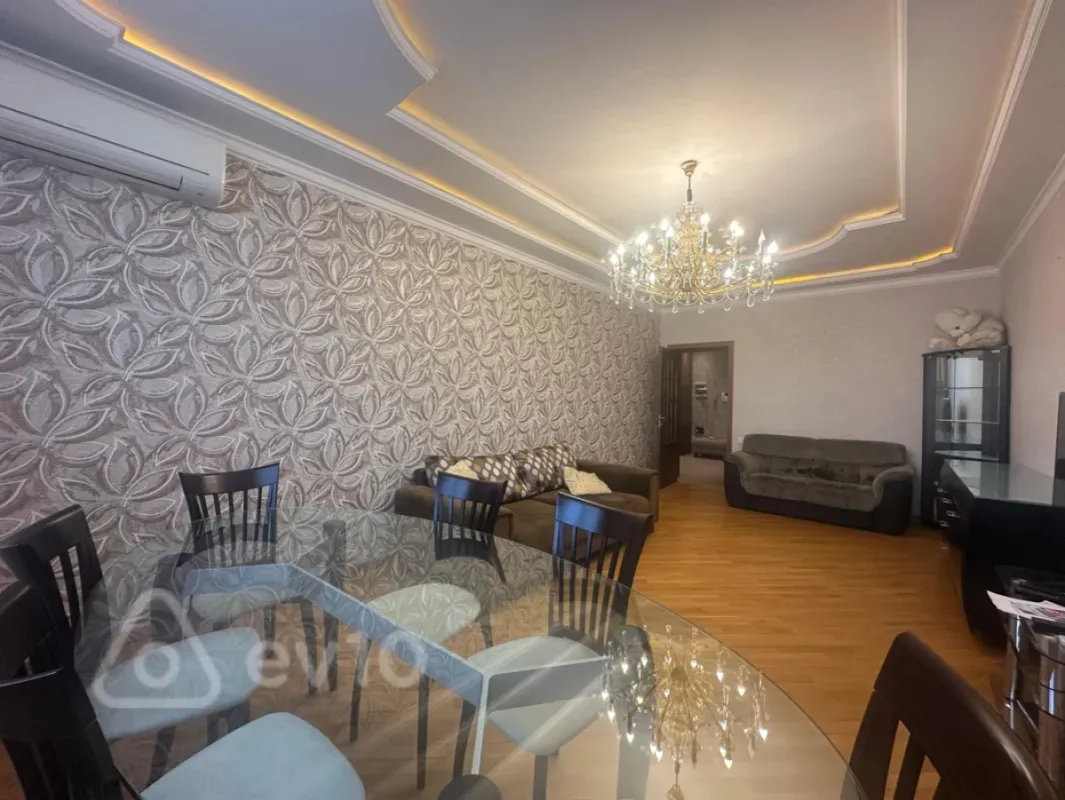 Kirayə verilir 3 otaqlı yeni tikili 130 m²