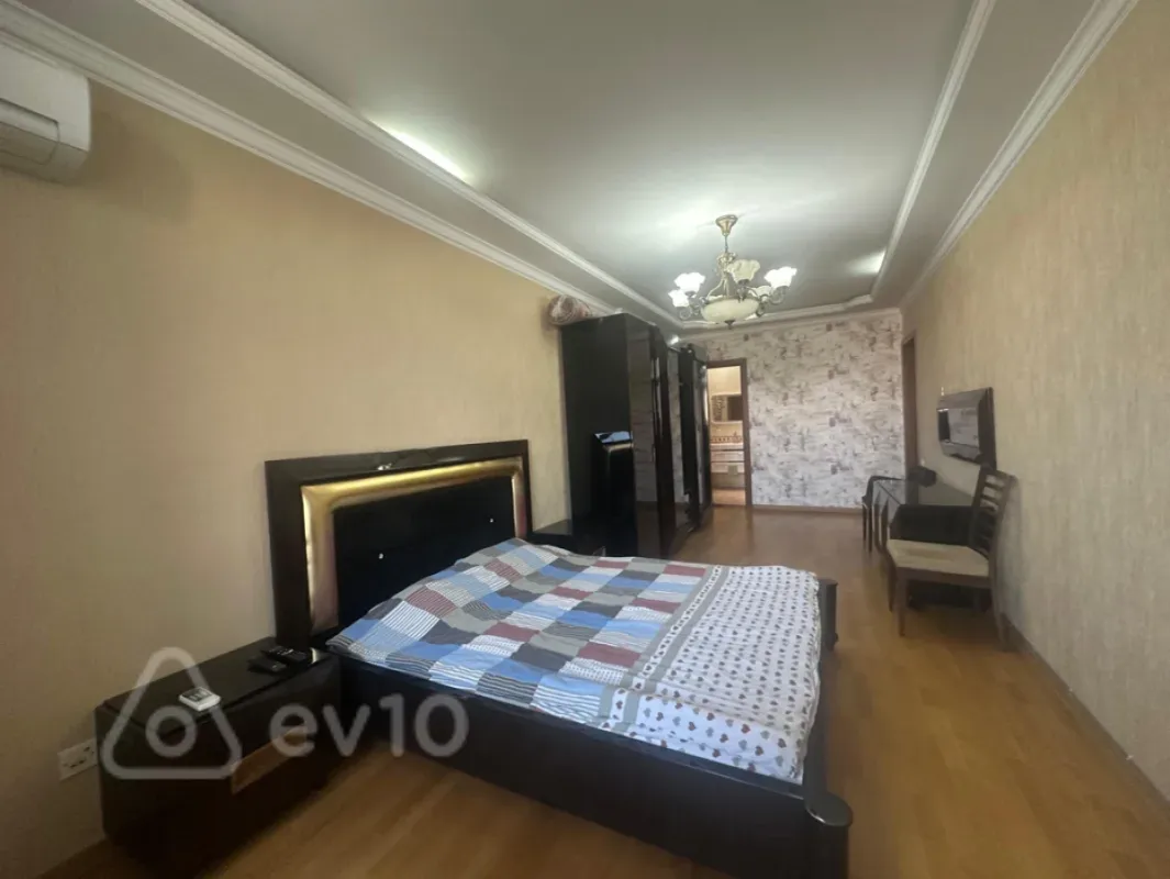 Kirayə verilir 3 otaqlı yeni tikili 130 m²
