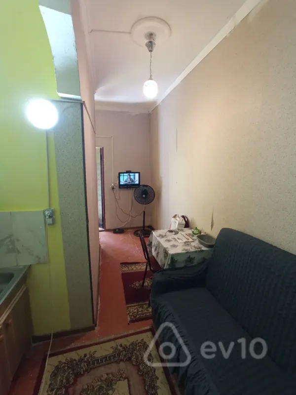 Satılır 1 otaqlı köhnə tikili 15 m²
