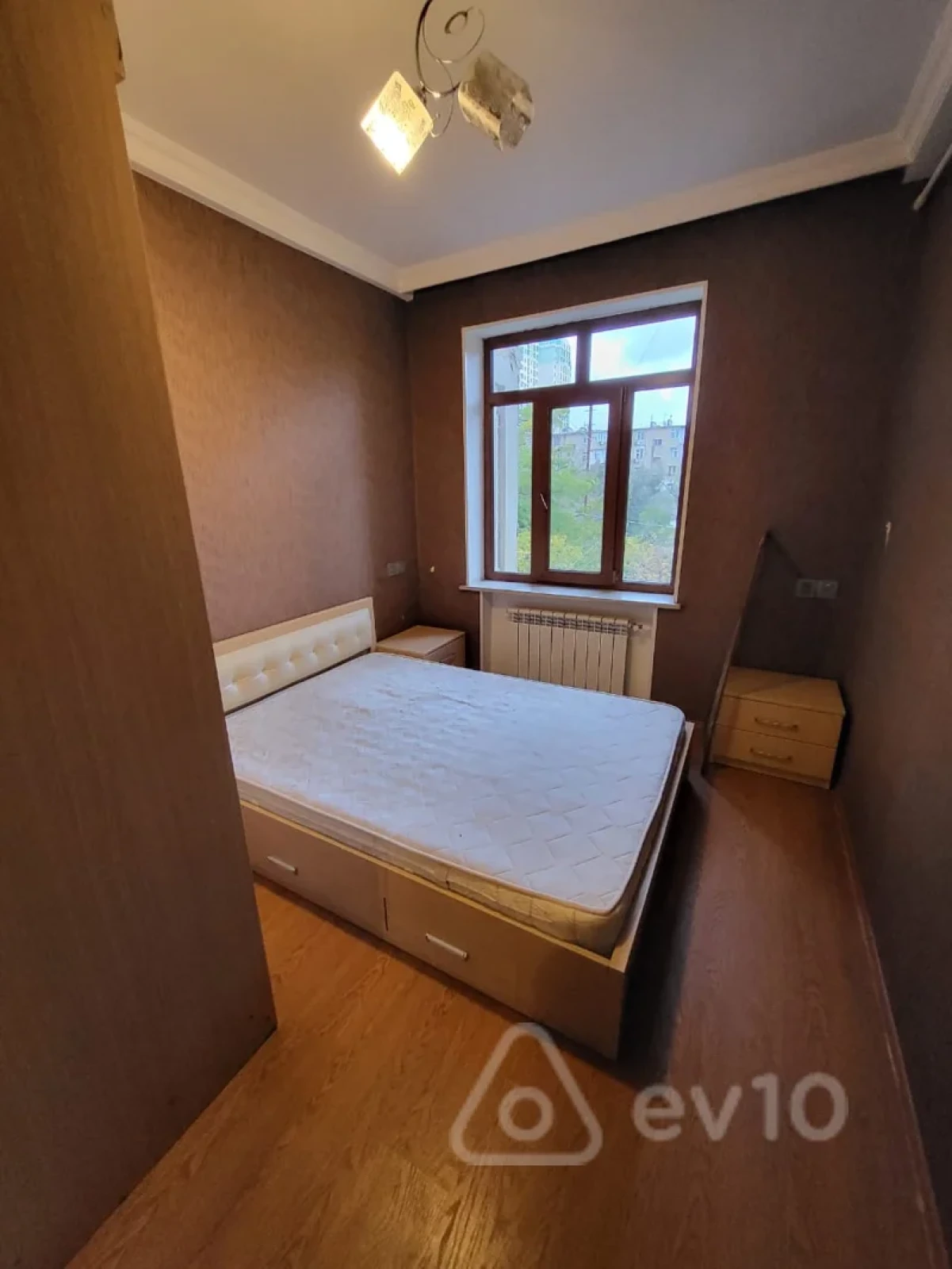 Satılır 2 otaqlı köhnə tikili 32 m²