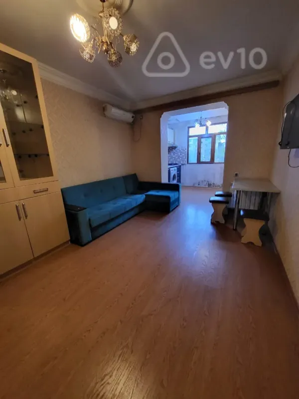 Satılır 2 otaqlı köhnə tikili 32 m²
