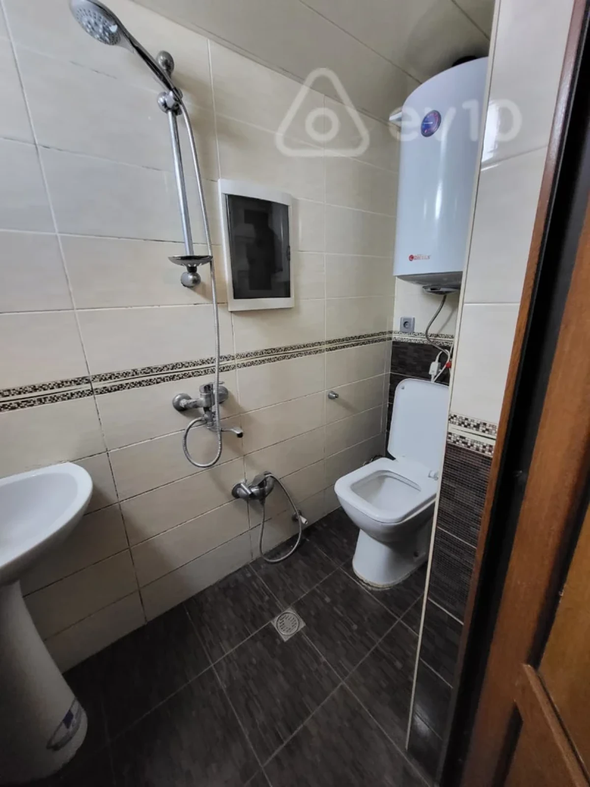 Satılır 2 otaqlı köhnə tikili 32 m²