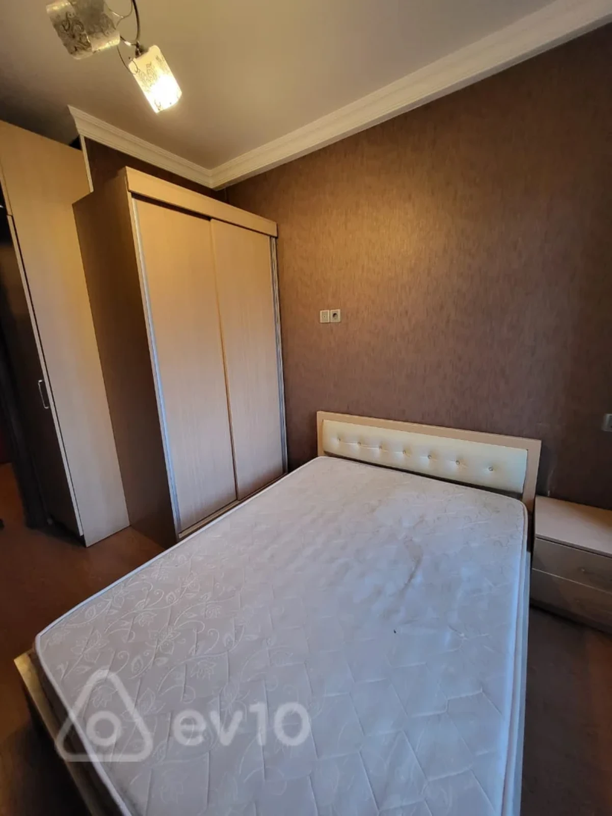 Satılır 2 otaqlı köhnə tikili 32 m²