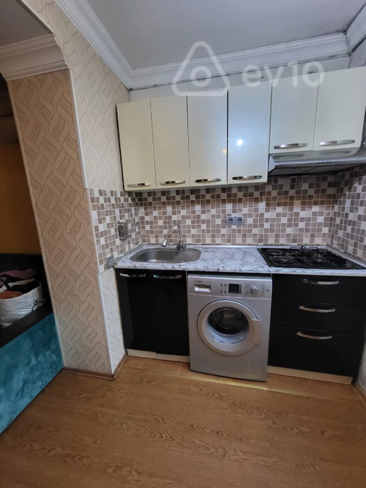 Satılır 2 otaqlı köhnə tikili 32 m²
