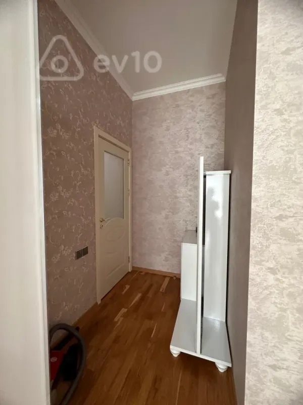 Kirayə verilir 2 otaqlı yeni tikili 106 m²