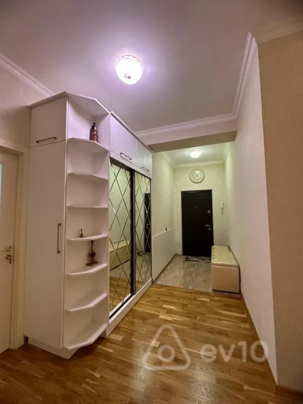 Kirayə verilir 2 otaqlı yeni tikili 106 m²