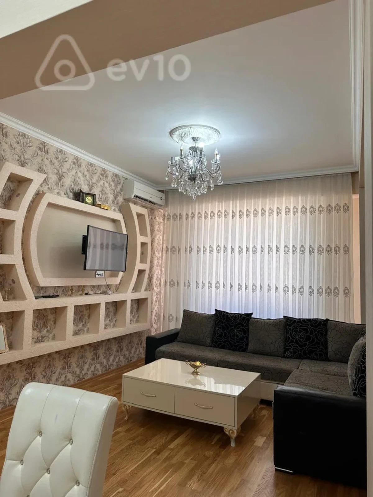 Kirayə verilir 2 otaqlı yeni tikili 106 m²