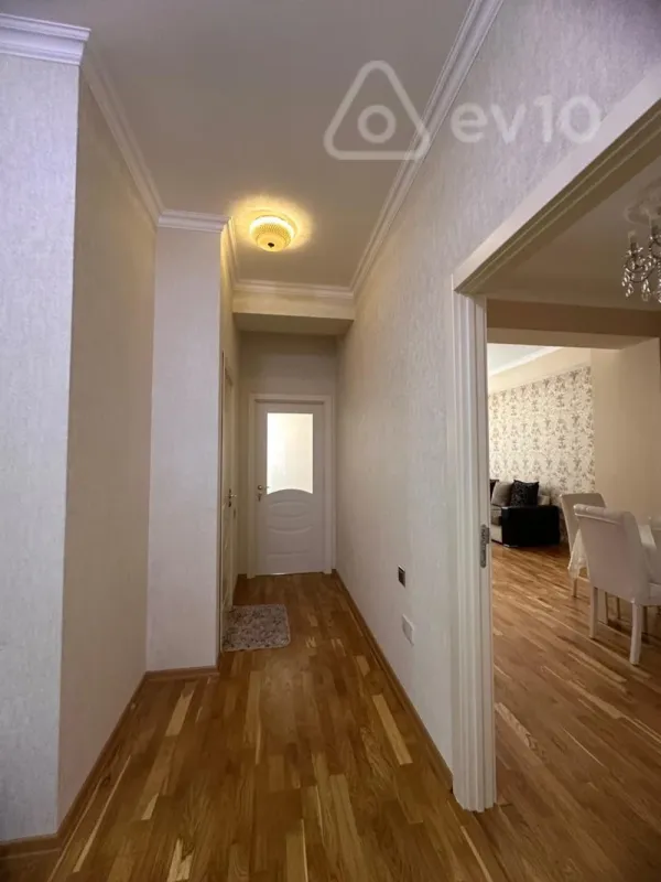 Kirayə verilir 2 otaqlı yeni tikili 106 m²
