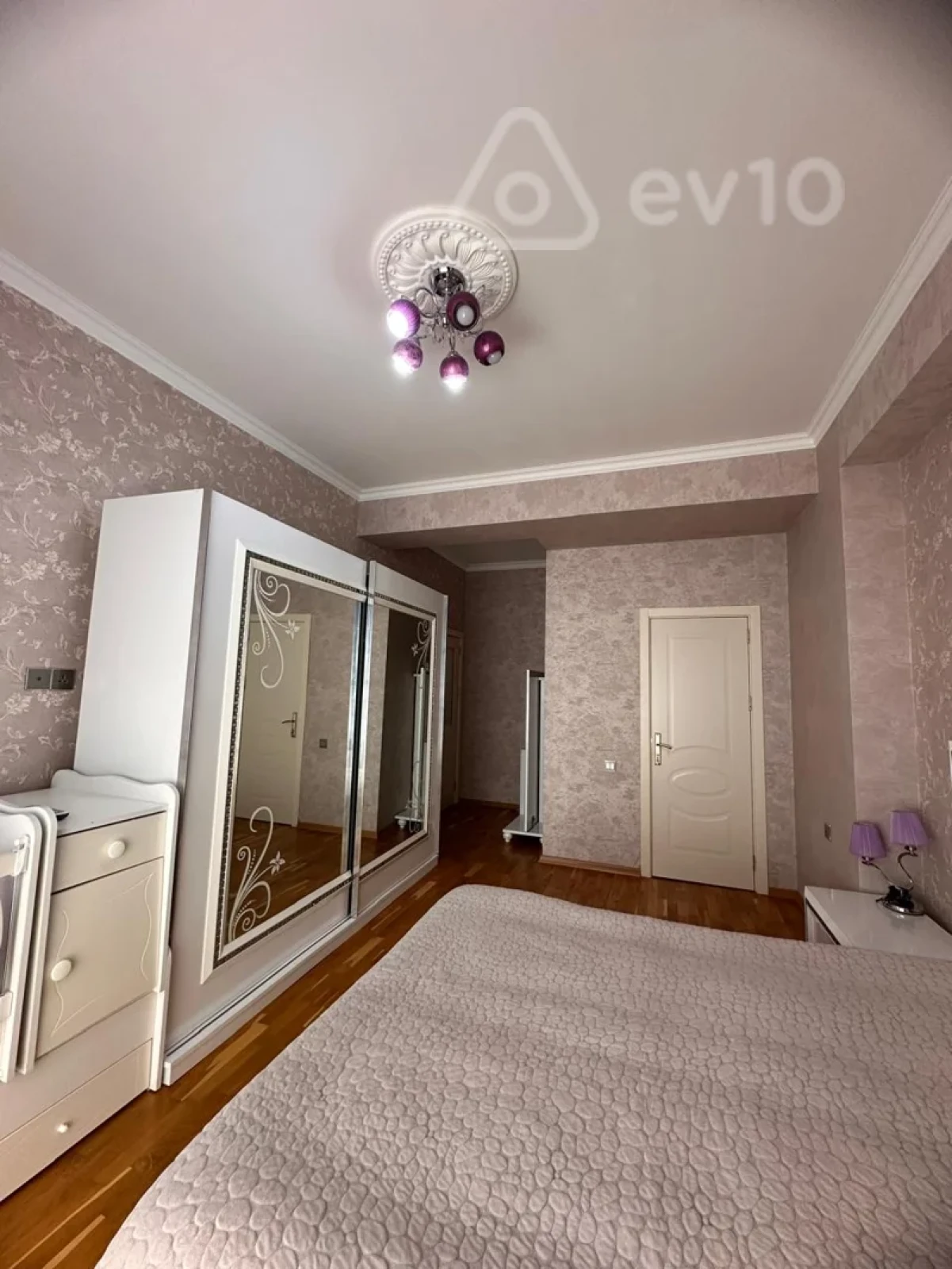 Kirayə verilir 2 otaqlı yeni tikili 106 m²