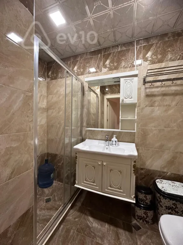 Kirayə verilir 2 otaqlı yeni tikili 106 m²