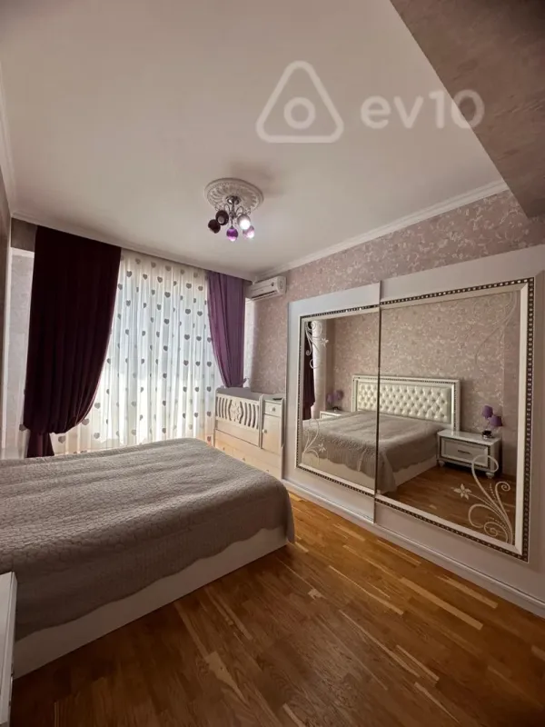 Kirayə verilir 2 otaqlı yeni tikili 106 m²