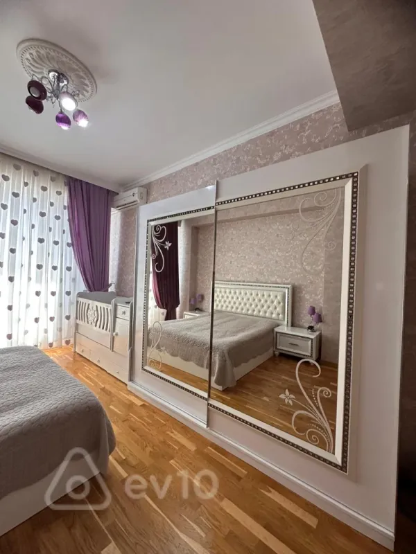 Kirayə verilir 2 otaqlı yeni tikili 106 m²